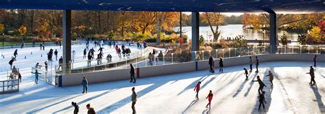 10 EPIC Ice Skating Rinks in New York City (For All Ages to Enjoy)