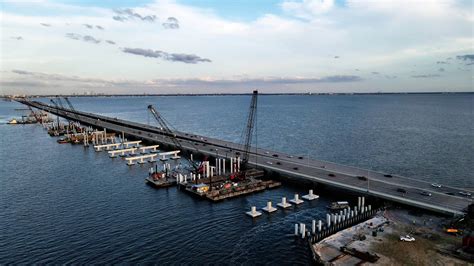 Mega fleet of Manitowoc crawler cranes creates a new chapter in the history of iconic Florida ...