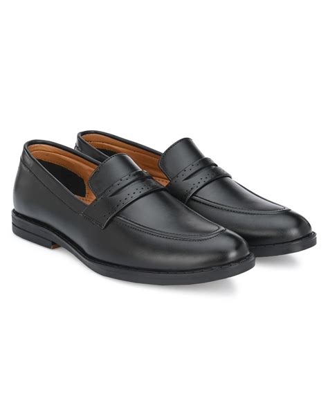 Buy Men's Black Loafers Online in India at Bewakoof