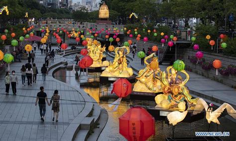 People visit traditional lantern festival in Seoul, S. Korea - Global Times