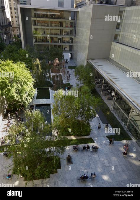 MOMA Sculpture garden 2004 Stock Photo - Alamy