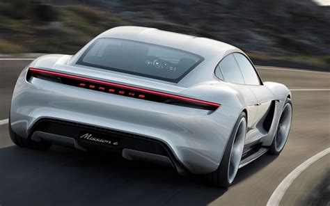 A Look at the All-Turbo Porsche 911, Electric Mission E Concept | Tech Pep