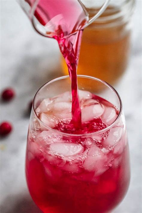 3-Ingredient Cranberry Apple Cider Detox Drink | Apple cider detox, Detox juice, Detox drinks ...