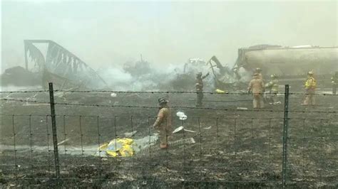 Dust storm causes fatal pile-up on I-55 in Illinois