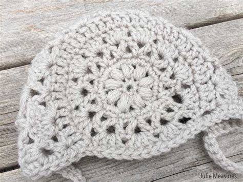 Crochet Baby Bonnet - Free and Easy to Make {VIDEO} - Julie Measures