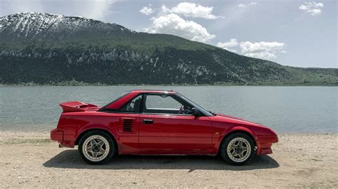 1 MINUTE of MR2 awesomeness - Toyota MR2 mk1 AW11 in the mountains ...