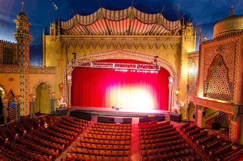 New Regal Theater | Buildings of Chicago | Chicago Architecture Center