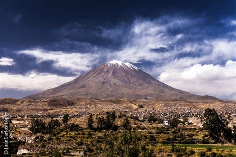 Volcán Misti (Arequipa) by Juan Carlos Lopez, via 500px | Arequipa, Natural landmarks, Landmarks