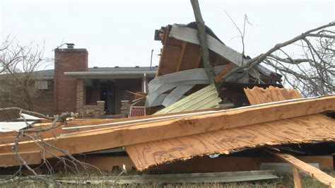 EF-1 tornado leaves behind string of damage in parts of Kentuckiana