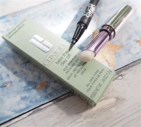 Clinique Take The Day Off Eye Make Up Remover Stick / British Beauty Blogger