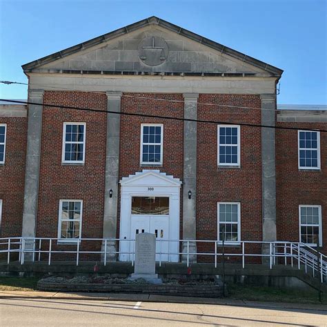 Entryway of Jefferson County Courthouse in Hillsboro, Missouri. Paul ...