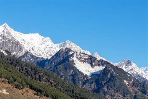 Clear Sky over Mountains · Free Stock Photo