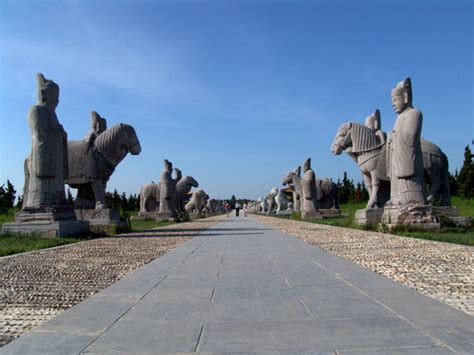 Stone Sculptures of Zhu Yuanzhang's imperial mausoleum| photos|chinadaily.com.cn