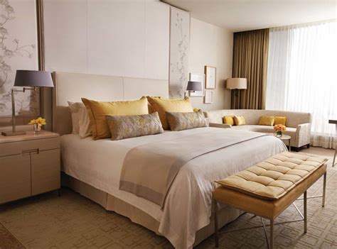 Hotel Suite Chic: 6 Tips for Making Your Bed Feel 5-Star