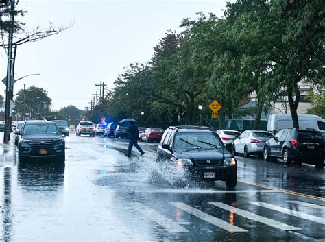 Heavy rains flood Brooklyn neighborhoods as boro deals with ‘heaviest ...