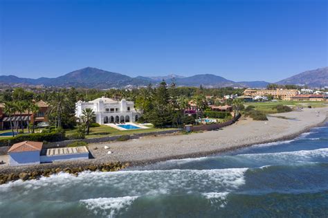 Beachfront Luxury Palace in Marbella – Luxury Villas Marbella