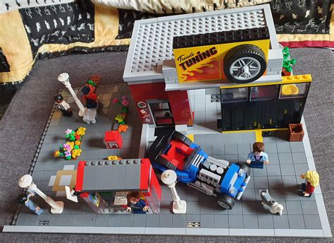 Treads Tuning Garage MOC : r/lego