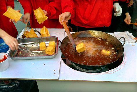 Stinky Tofu : Recommended Hong Kong Street Food | Travelvui