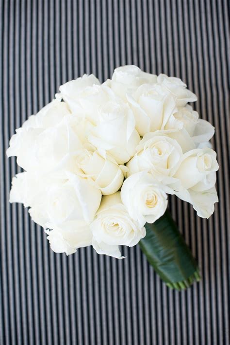 Black + White Glamorous Beverly Hills Wedding | White roses wedding, Rose wedding bouquet ...