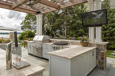 Covered Outdoor Kitchen Ideas & Things to Consider