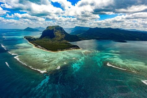 The 13 Best Beaches In Mauritius - A Definitive Guide - Earth Curious