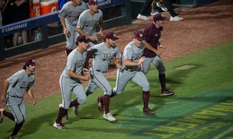 Aggies roll, Tide blows lead in SEC tournament