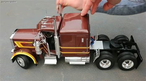 1:18 Peterbilt 359 1967 truck, brown - Road Kings [Unboxing] - YouTube