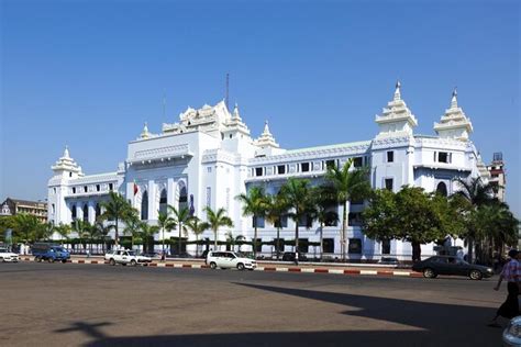 Os 10 melhores passeios e ingressos - Yangon City Hall - Viator