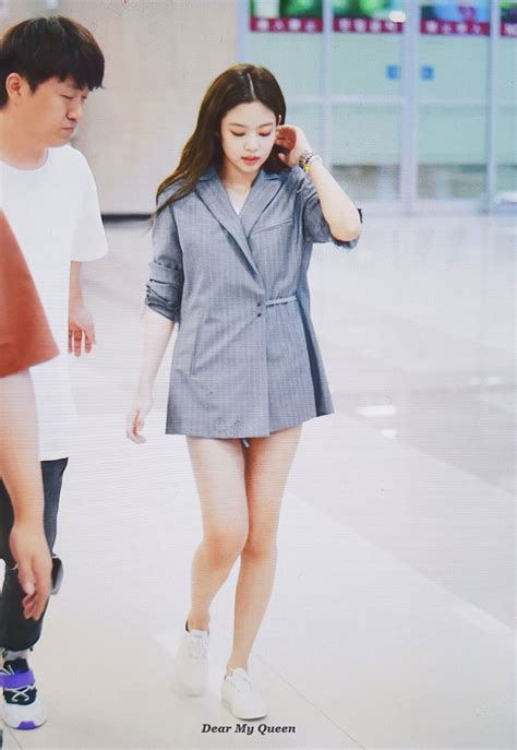 BLACKPINK-Jennie-airport-fashion-4-july-2018-photo