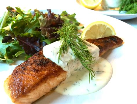 Pan-Seared Salmon with Creamy Greek Yogurt Lemon Dill Sauce * Zesty ...