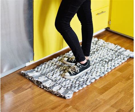 DIY Woven Rug Tutorial | AllFreeSewing.com