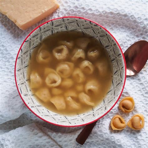 Tortellini in brodo - Caroline's Cooking