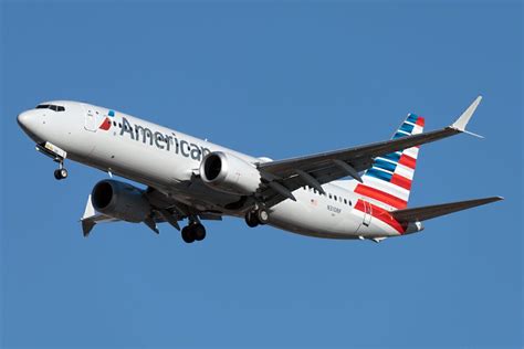 Multiple Bird Strikes Make American Airlines 737 MAX Abandon Take Off