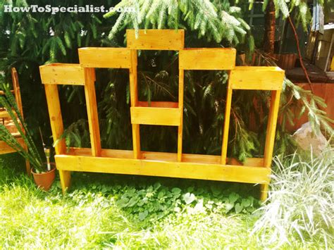 How-to-build-a-vertical-garden | MyOutdoorPlans