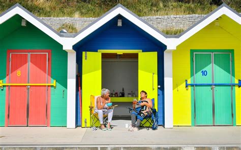 Pictures of the Day: 19 August 2018 | Beach hut, Hut, Picture day