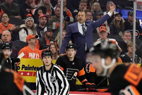 Flyers coach Alain Vigneault: More needed from Claude Giroux and Jake Voracek