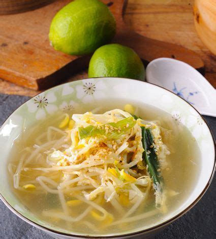 A Korean Cabbage Soup Is Healthy, Low-Fat Comfort Food | Recipe | Food ...