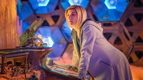 JODIE WHITTAKER 13TH DOCTOR Official Doctor Who Crystal TARDIS Science Fiction Collectables ...