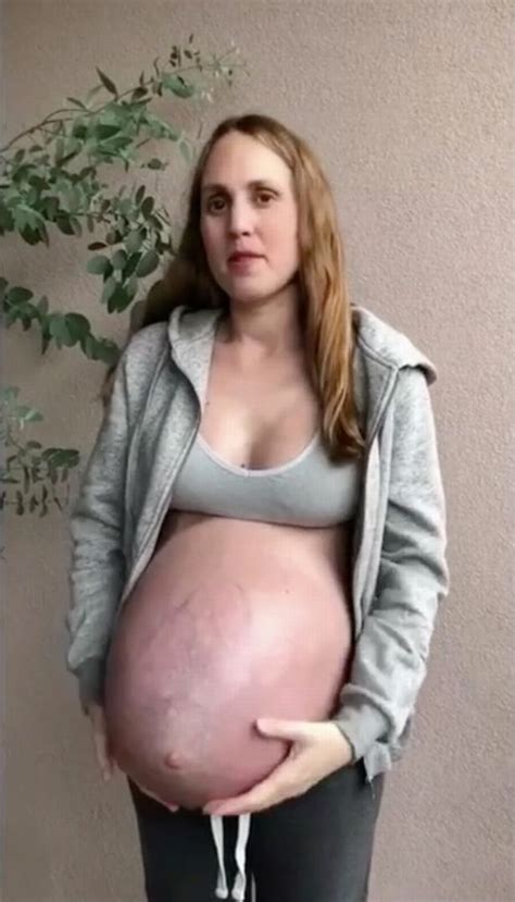 Woman expecting triplets reveals her 'strange' bump -and shares truth ...