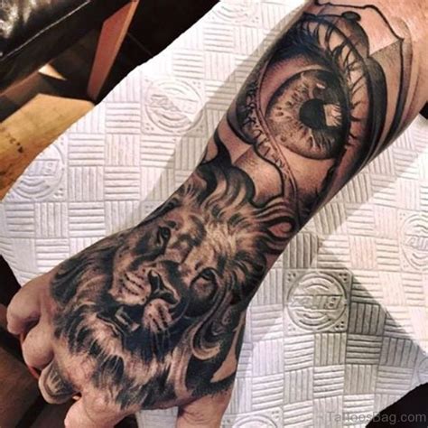 38 Elegant Lion Tattoos On Hand