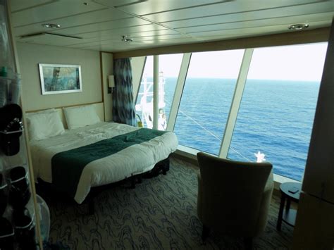 Photo tour of Family Panoramic Ocean View Stateroom on Royal Caribbean's Freedom of the Seas ...