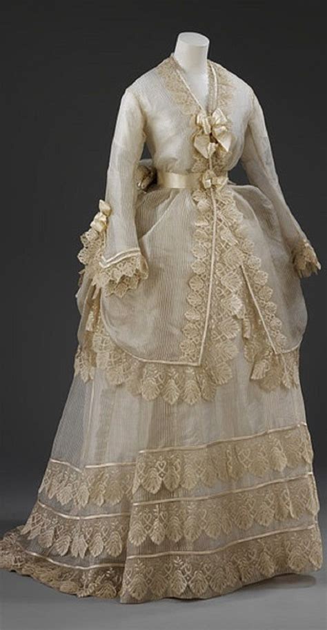 Belle Époque | Historical dresses, Vintage gowns, Antique dress