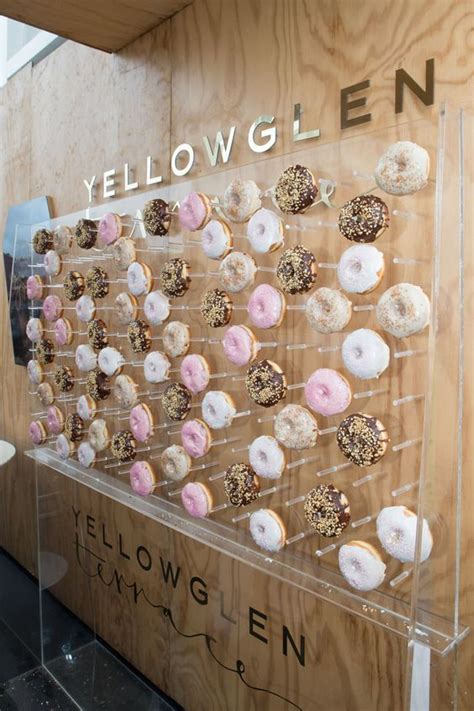 25 Wedding Donut Walls As The Hottest Catering Trend - Weddingomania