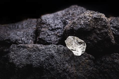 Researchers find Mother Nature recycles trash to create diamonds ...