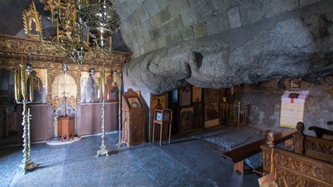 Cave of Apocalypse walk in Patmos island, Greece – Earth Sound Walks