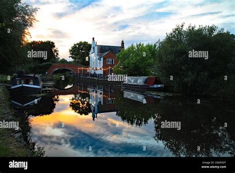 Grand Union Canal, Barrow Upon Soar, Leicestershire Stock Photo - Alamy