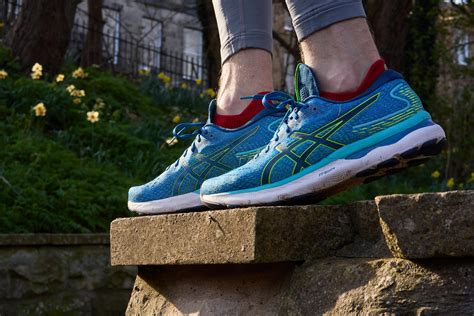 Cut in half: ASICS Gel Nimbus 24 Review | RunRepeat