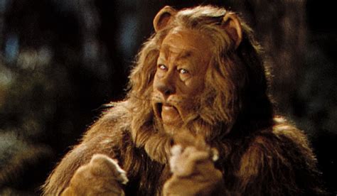 The Cowardly Lion's Wizard Of Oz Costume Was Made Out Of What? | GIANT FREAKIN ROBOT