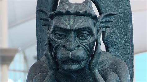 Denver airport's talking gargoyle spooks travelers - Travel tips wiki