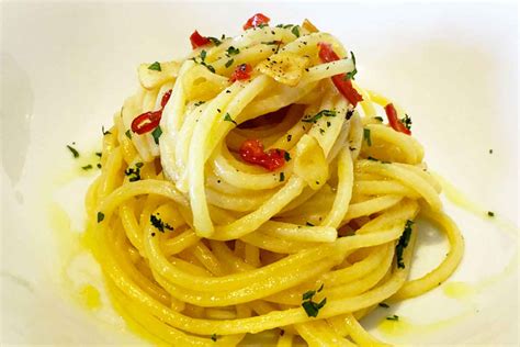 Ricetta del classico spaghetto aglio olio e peperoncino - La ricetta Food'n Rock